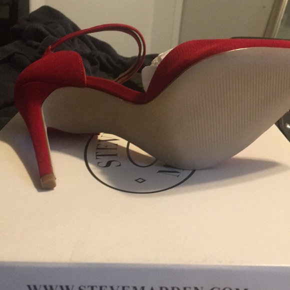 Steve Madden red nubuck pointed toe heels - Picture 3 of 4